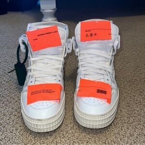 super cute off white 3.0 off court sneakers!
